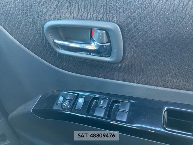 Nissan ROOX 2010-05 7502682-11