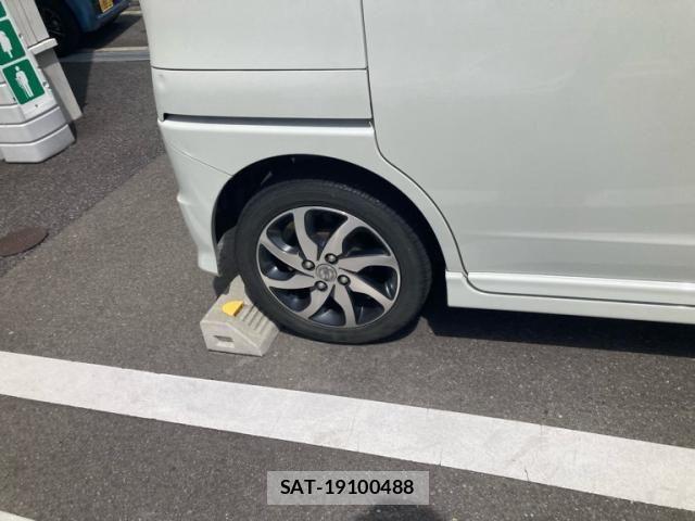Nissan ROOX 2011-09 7509934-2