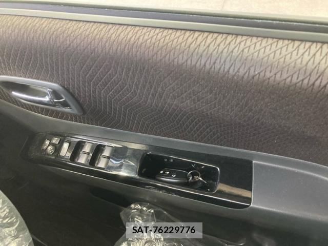 Nissan ROOX 2013-03 7502680-20