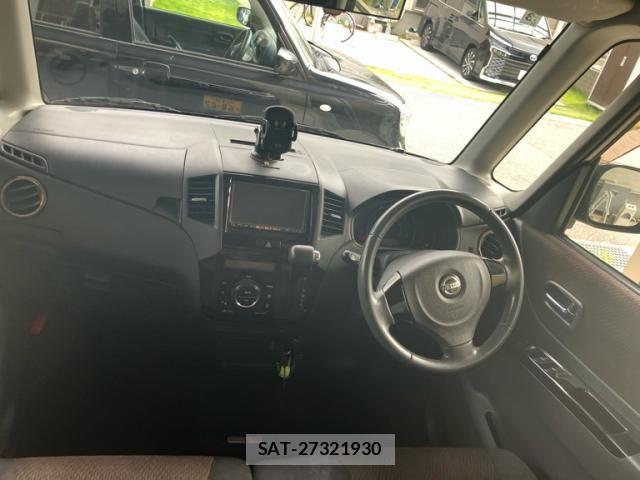 Nissan ROOX 2011-02 7619708-9