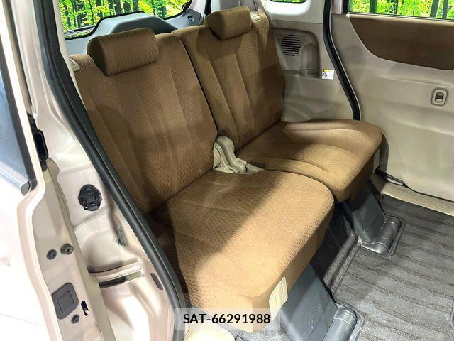 Nissan ROOX 2012-02 7619706-6