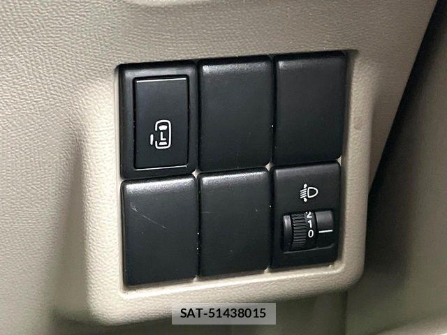 Nissan ROOX 2011-09 7619703-5