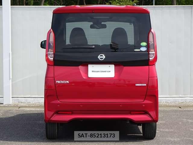 Nissan ROOX 2021-04 7619698-6