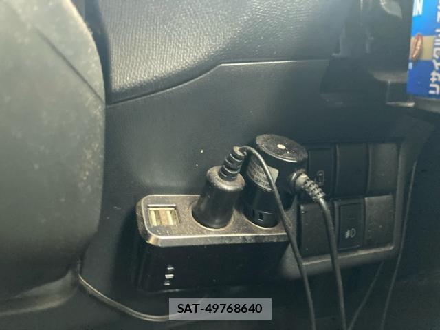 Nissan ROOX 2011-08 7728157-16