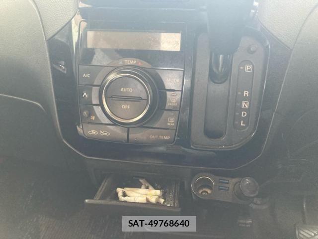 Nissan ROOX 2011-08 7728157-17