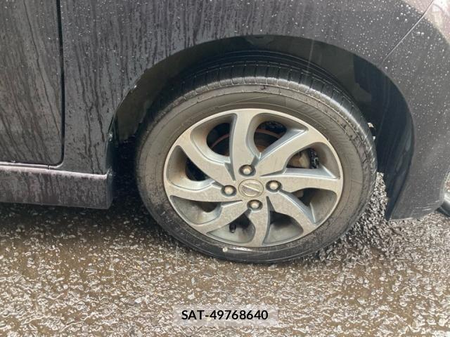 Nissan ROOX 2011-08 7728157-6