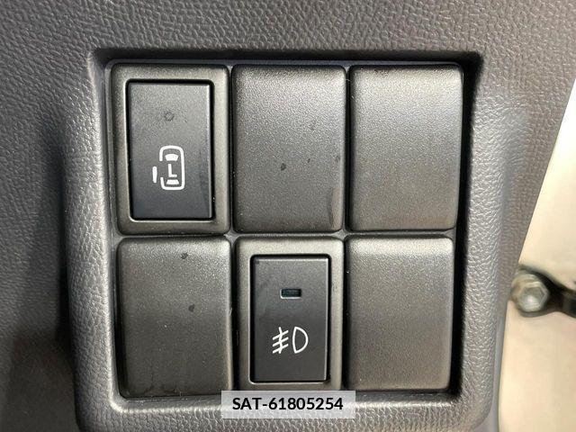 Nissan ROOX 2011-09 7728156-3