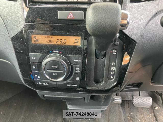 Nissan ROOX 2010-08 7728161-15