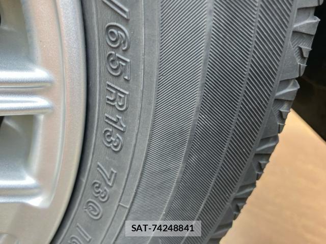 Nissan ROOX 2010-08 7728161-5
