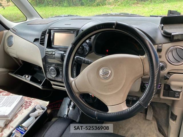 Nissan ROOX 2011-12 7879233-11