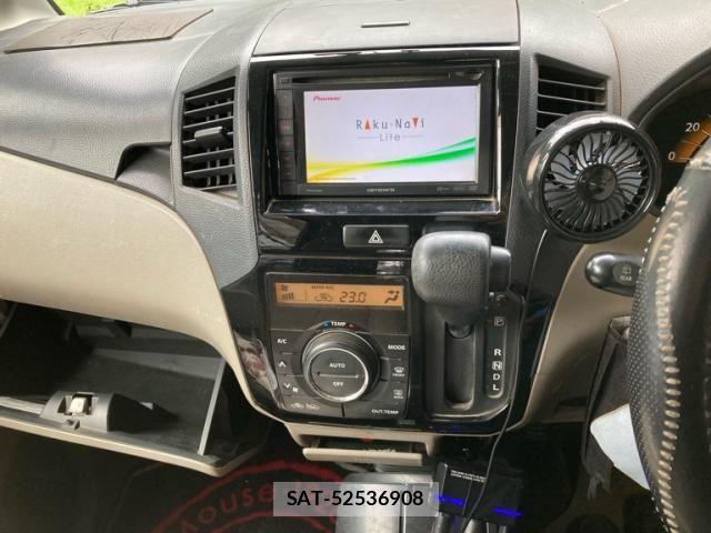 Nissan ROOX 2011-12 7879233-17