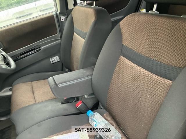 Nissan ROOX 2010-03 7879231-9