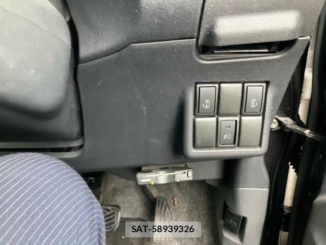 Nissan ROOX 2010-03 7879231-11