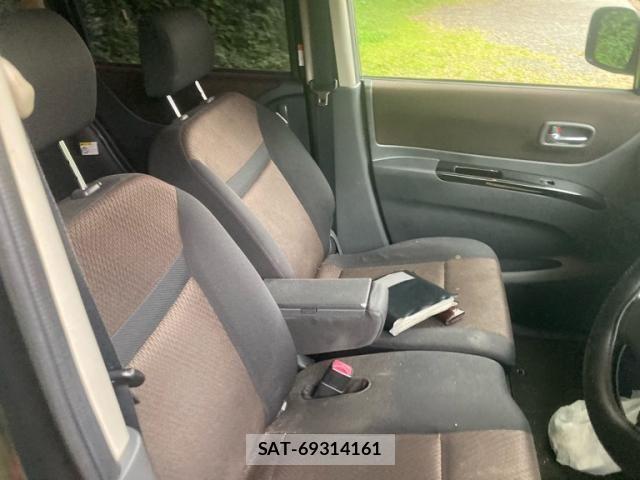 Nissan ROOX 2010-11 7879234-11