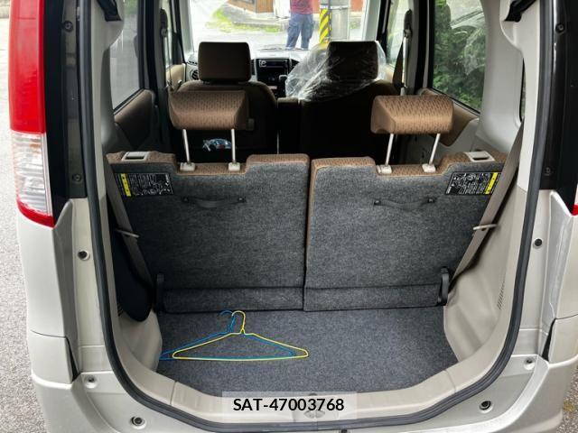 Nissan ROOX 2012-02 7879230-13