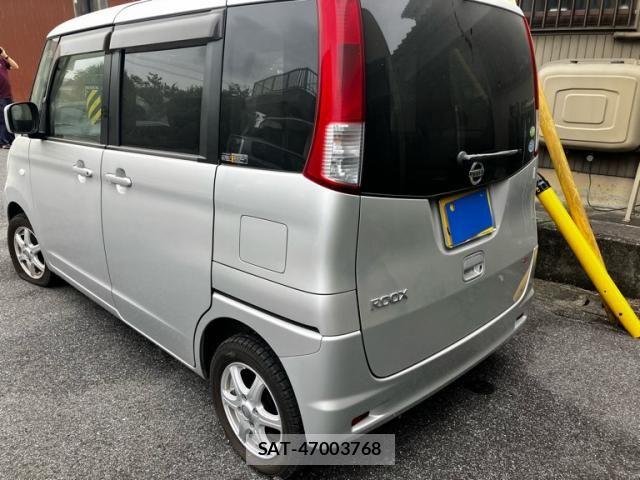 Nissan ROOX 2012-02 7879230-4