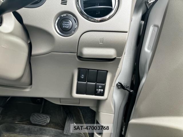 Nissan ROOX 2012-02 7879230-7