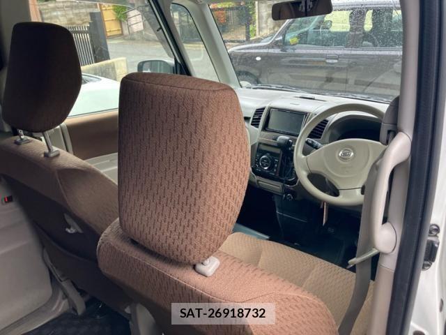 Nissan ROOX 2012-10 7903334-12