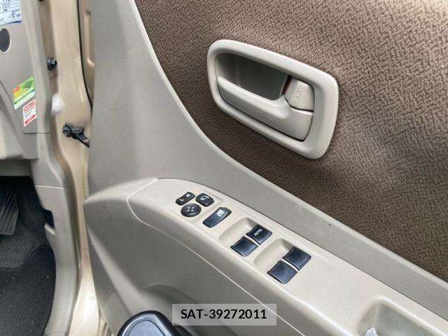 Nissan ROOX 2010-01 7903335-13