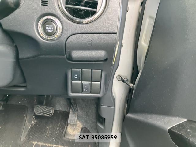 Nissan ROOX 2011-07 7963633-11