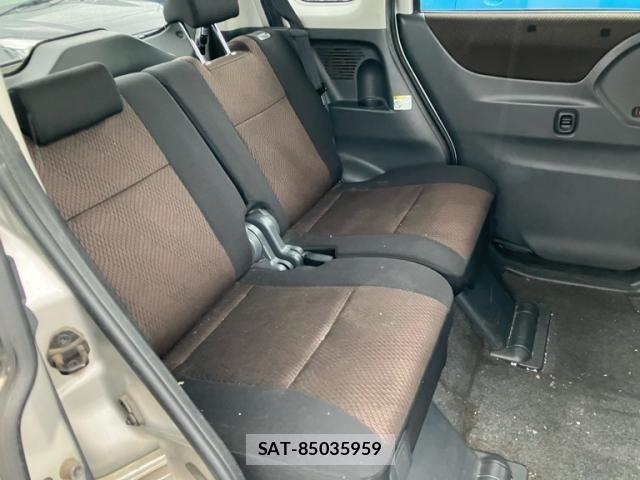 Nissan ROOX 2011-07 7963633-19