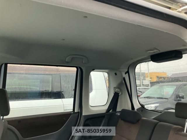 Nissan ROOX 2011-07 7963633-24
