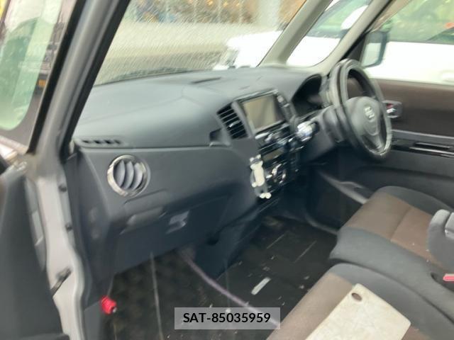 Nissan ROOX 2011-07 7963633-26