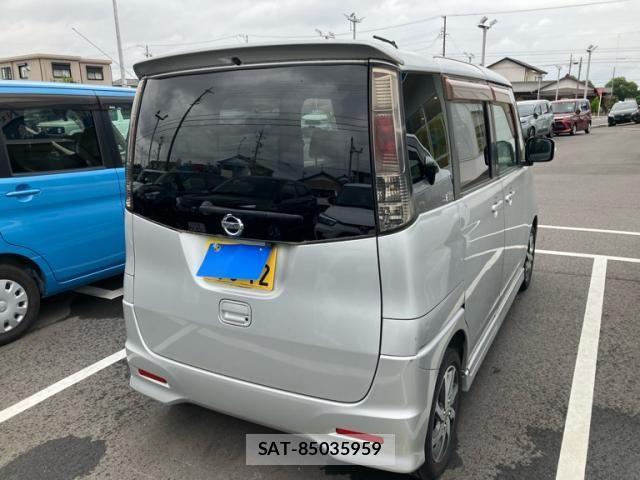 Nissan ROOX 2011-07 7963633-2