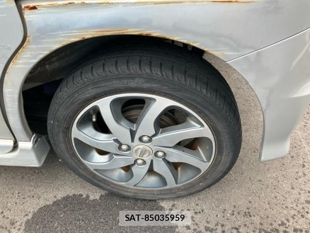 Nissan ROOX 2011-07 7963633-6