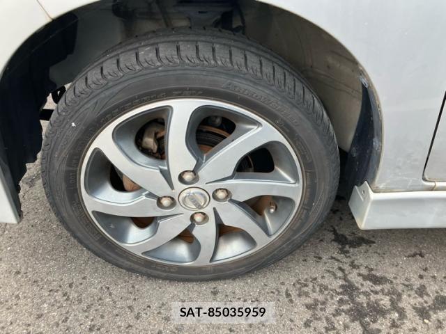 Nissan ROOX 2011-07 7963633-7