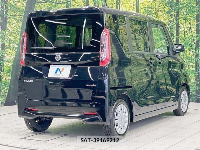 Nissan ROOX 2022-06 7963630-16