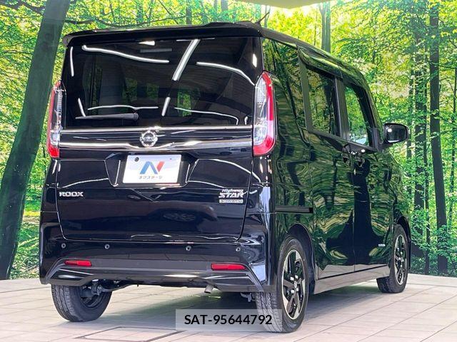 Nissan ROOX 2021-06 7963628-16