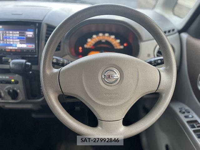 Nissan ROOX 2013-02 7963632-13