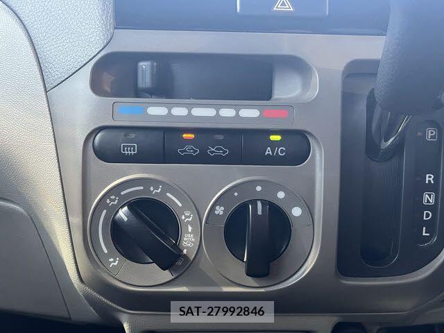 Nissan ROOX 2013-02 7963632-14
