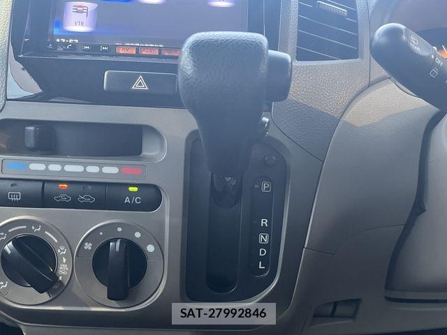Nissan ROOX 2013-02 7963632-19