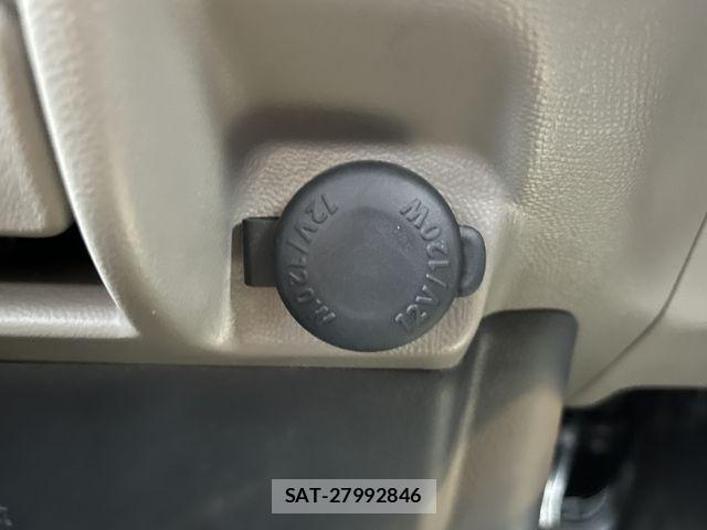 Nissan ROOX 2013-02 7963632-23
