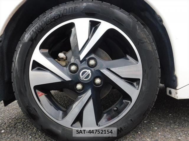 Nissan ROOX 2020-05 8038014-27