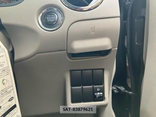 Nissan ROOX 2011-01 8038027-9