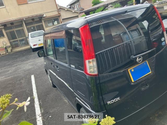 Nissan ROOX 2011-01 8038027-3