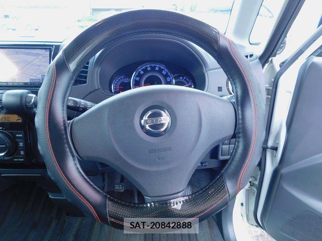 Nissan ROOX 2010-05 8038023-9