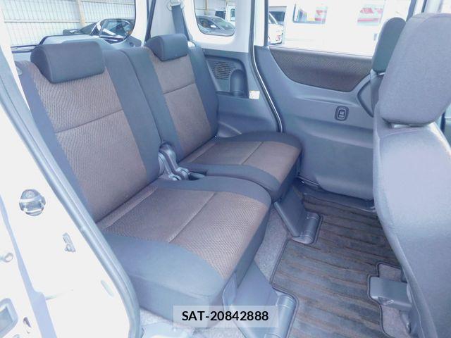 Nissan ROOX 2010-05 8038023-6