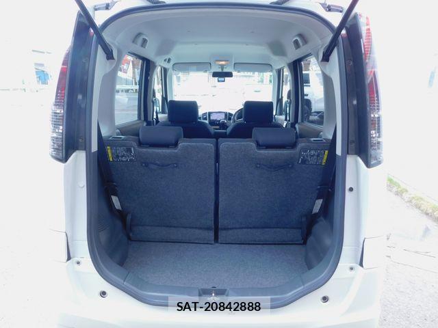 Nissan ROOX 2010-05 8038023-7