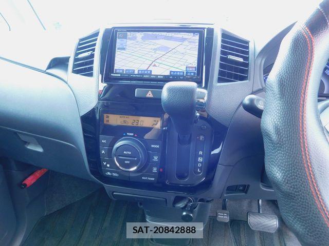 Nissan ROOX 2010-05 8038023-8
