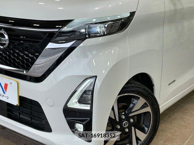 Nissan ROOX 2021-11 8037997-11