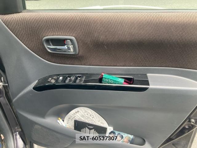 Nissan ROOX 2010-02 8038025-15