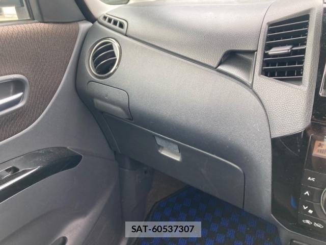 Nissan ROOX 2010-02 8038025-18