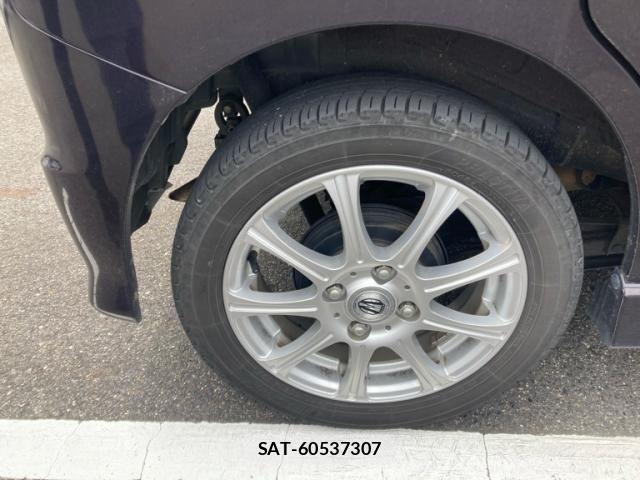 Nissan ROOX 2010-02 8038025-6