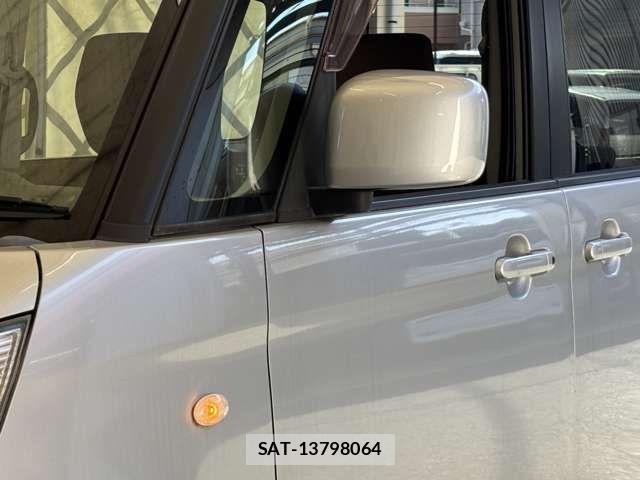 Nissan ROOX 2012-07 8038018-9