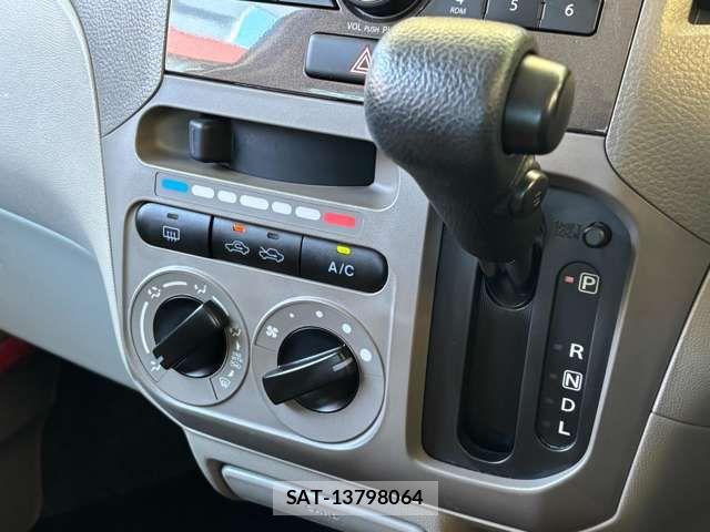 Nissan ROOX 2012-07 8038018-6