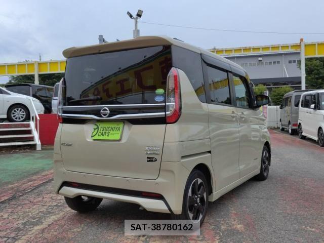 Nissan ROOX 2021-01 8037998-1